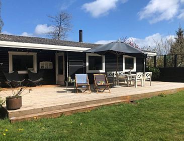 Vakantiehuis "Eragon" - 1.2km from the sea