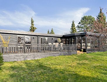 Vakantiehuis "Arlina" - 750m from the sea