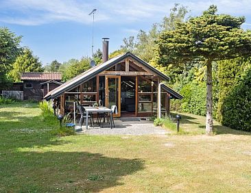 Vakantiehuis "Konrad" - 700m from the sea