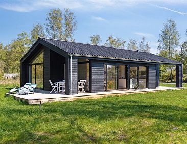 Vakantiehuis "Ivar" - 450m from the sea