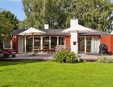 Vakantiehuis &quot;Lauri&quot; - 2.3km from the sea