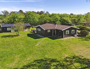 Vakantiehuis "Janna" - 1.4km from the sea