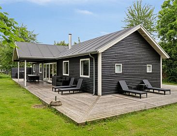 Vakantiehuis "Kjell" - 1.5km from the sea