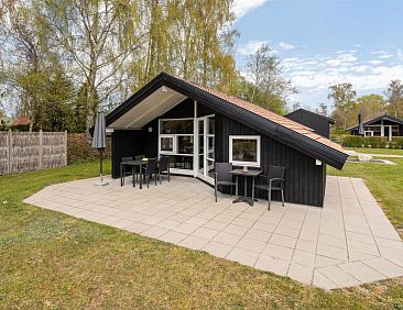 Vakantiehuis "Nafni" - 200m from the sea