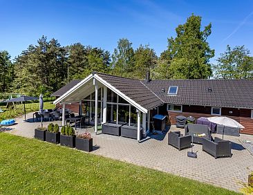 Vakantiehuis "Srebrenka" - 900m from the sea