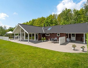 Vakantiehuis "Salmina" - 900m from the sea