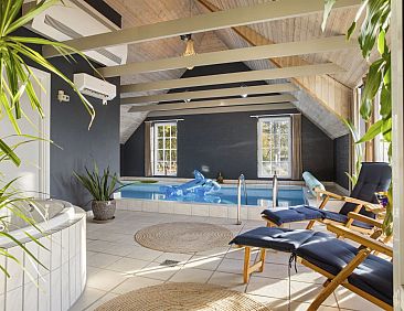 Vakantiehuis "Krok" - 1.2km from the sea