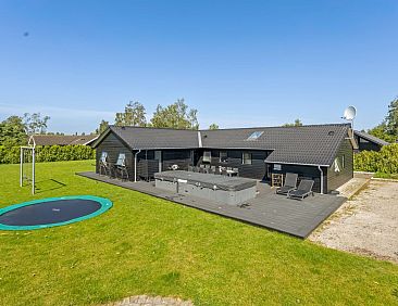 Vakantiehuis "Bernadine" - 500m from the sea