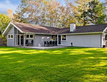 Vakantiehuis "Uolevi" - 1.3km from the sea