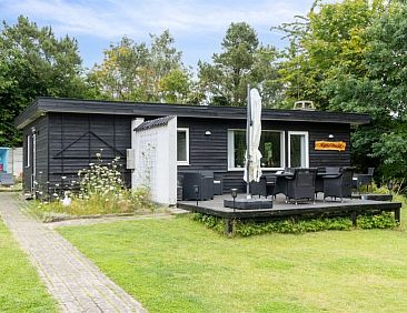 Vakantiehuis "Mark" - 1.2km from the sea