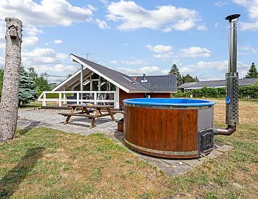 Vakantiehuis "Ylvie" - 500m from the sea