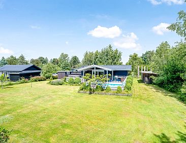 Vakantiehuis "Asmine" - 670m from the sea