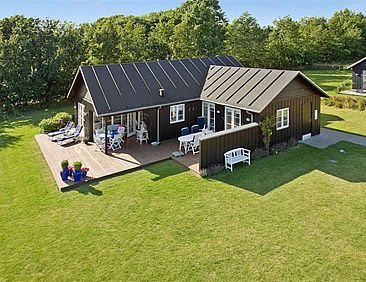 Vakantiehuis "Miika" - 100m from the sea