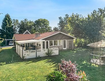 Vakantiehuis "Janna" - 200m from the sea