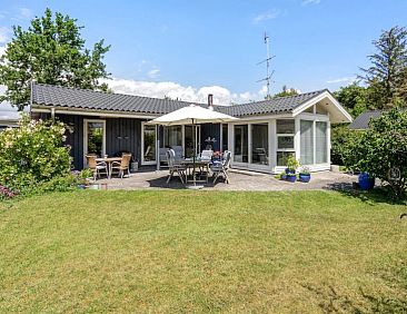 Vakantiehuis "Elva" - 150m from the sea