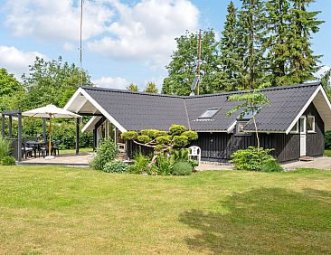 Vakantiehuis "Nadezda" - 450m from the sea