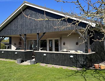 Vakantiehuis "Annegret" - 250m from the sea