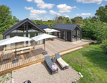 Vakantiehuis "Henrik" - 100m from the sea