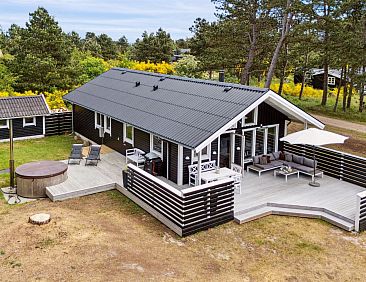 Vakantiehuis "Lavrens" - 300m from the sea