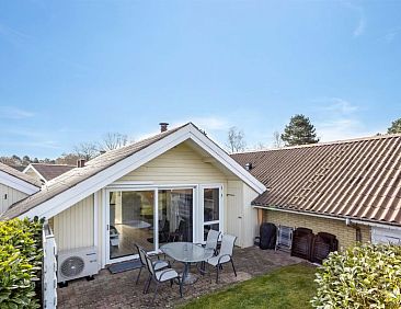 Vakantiehuis "Darina" - 150m from the sea