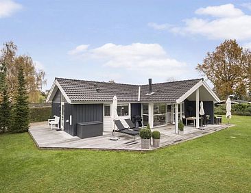 Vakantiehuis &quot;Enken&quot; - 750m from the sea