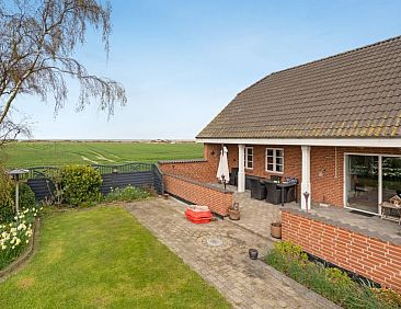 Vakantiehuis &quot;Delina&quot; - 200m from the sea