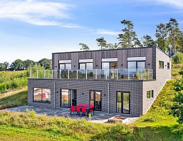 Vakantiehuis "Ann" - 1.3km from the sea