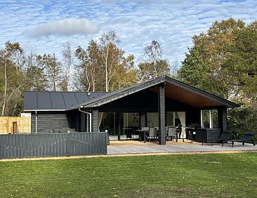 Vakantiehuis "Nicolas" - 500m from the sea