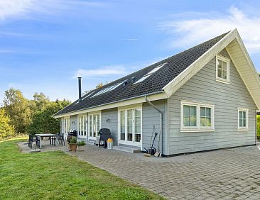 Vakantiehuis "Marrit" - 500m from the sea