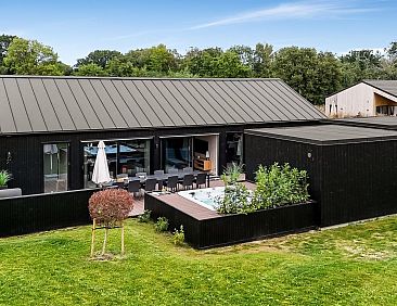 Vakantiehuis "Artur" - 800m from the sea