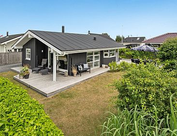 Vakantiehuis &quot;Sjarlotte&quot; - 100m from the sea