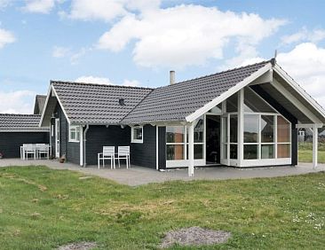 Vakantiehuis &quot;Bryngeir&quot; - 100m from the sea