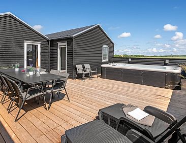 Vakantiehuis "Ivar" - 300m from the sea