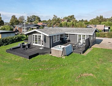 Vakantiehuis "Orsa" - 80m from the sea