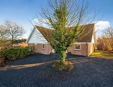 Vakantiehuis "Cyrill" - 2km from the sea