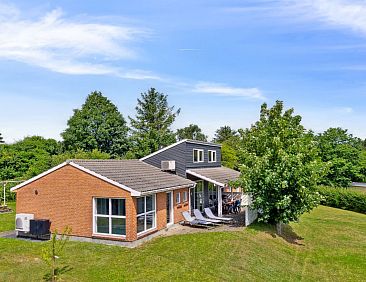 Vakantiehuis "Svenn" - 300m from the sea