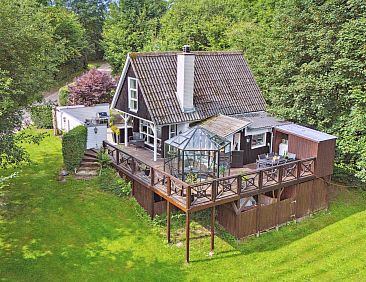 Vakantiehuis "Vesa" - 2.4km from the sea