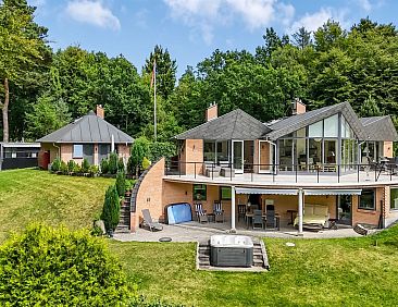 Vakantiehuis "Berenice" - 500m from the sea