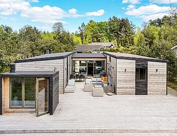 Vakantiehuis "Danske" - 6.8km from the sea