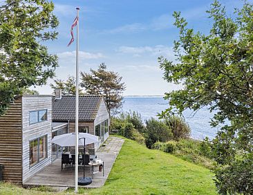 Vakantiehuis "Alfhild" - 30m from the sea