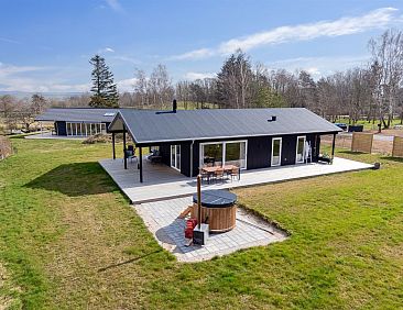 Vakantiehuis "Ferdine" - 1.5km from the sea