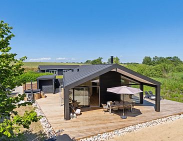 Vakantiehuis "Lonneke" - 450m from the sea