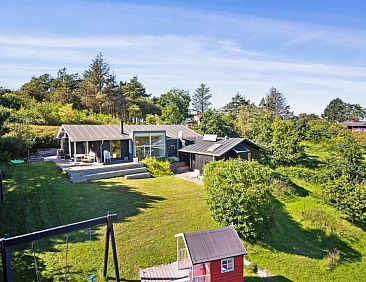 Vakantiehuis "Henryk" - 350m from the sea