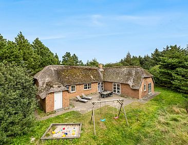 Vakantiehuis "Hedi" - 900m from the sea