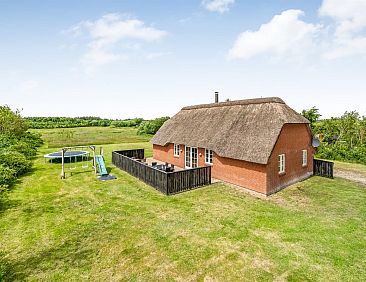 Vakantiehuis "Birette" - 1.2km from the sea