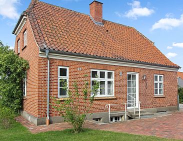 Vakantiehuis "Lilli" - 2km to the fjord