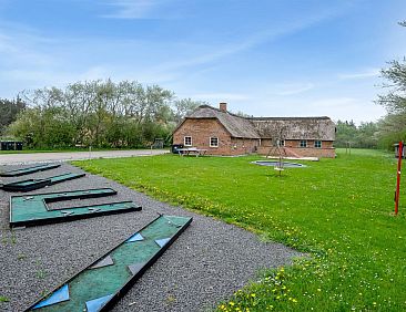 Vakantiehuis "Benthe" -  from the sea