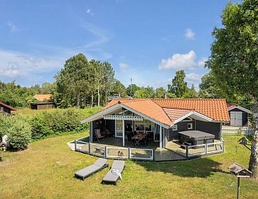 Vakantiehuis "Waltraud" - 500m from the sea