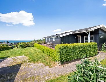 Vakantiehuis "Akira" - 250m from the sea