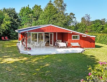 Vakantiehuis "Viktoria" - 500m from the sea